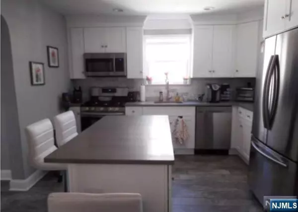 Fair Lawn, NJ 07410,3-12 26th ST