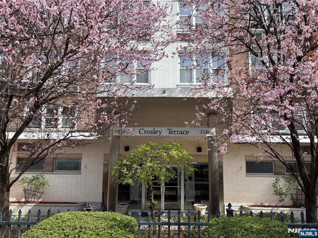 2160 Center AVE #1I, Fort Lee, NJ 07024