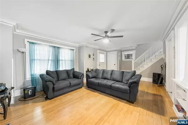 Irvington, NJ 07111,102 Park PL