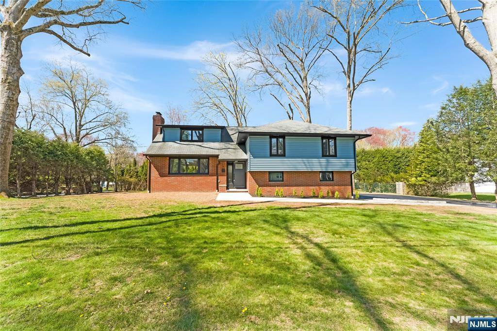 4 Nelson ST, Harrington Park, NJ 07640