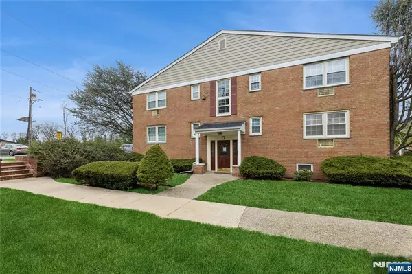 Clifton, NJ 07013,605 Grove #G15