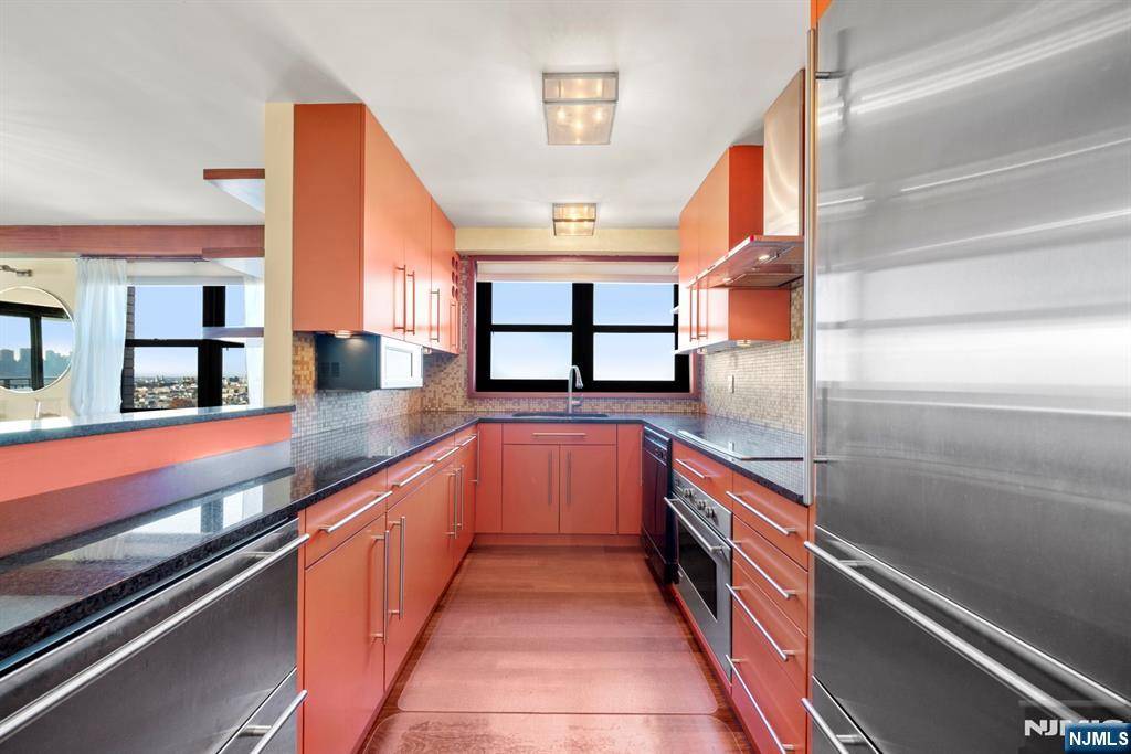 7855 Boulevard East #15L, North Bergen, NJ 07047