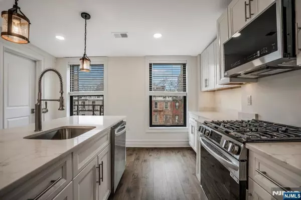 Jersey City, NJ 07302,155 Grand ST