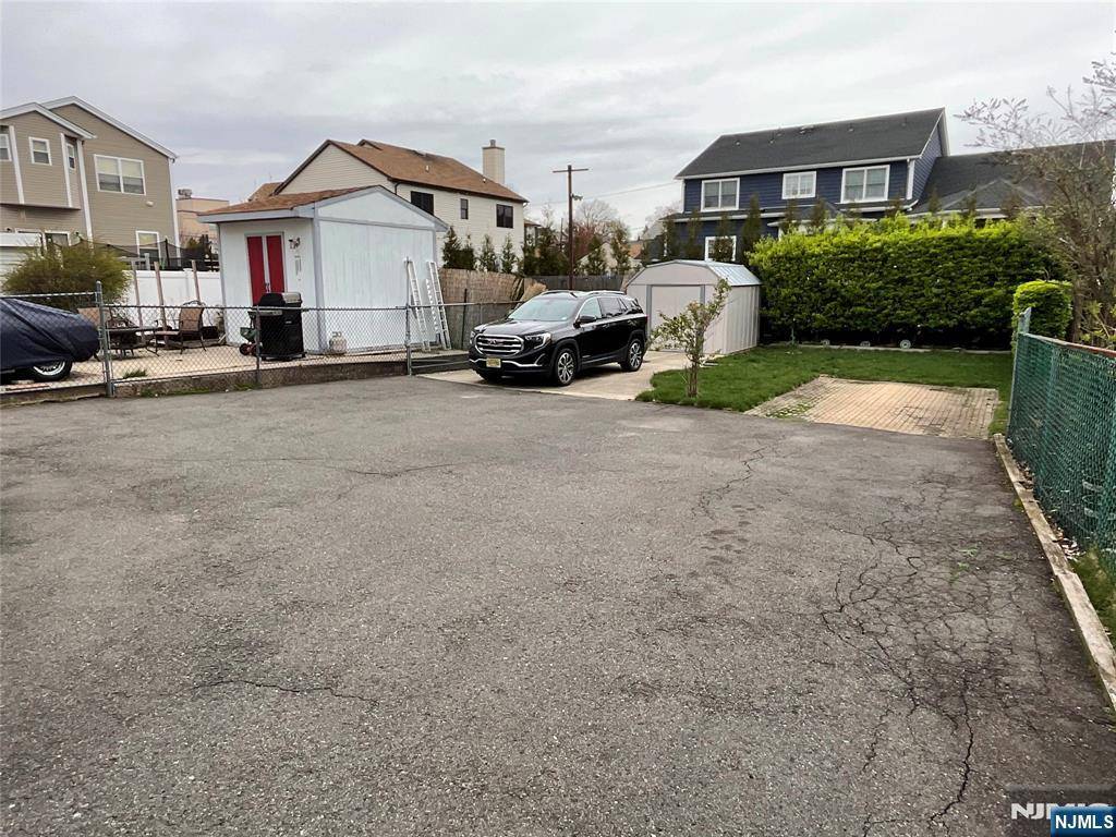 Lyndhurst, NJ 07071,345 Kingsland AVE