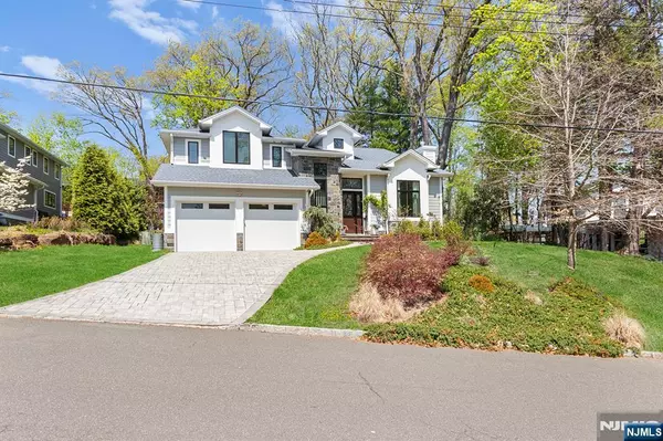 Cresskill, NJ 07626,67 Phelps AVE