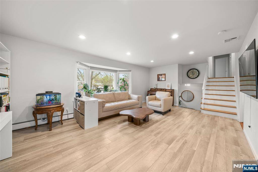 Par-troy Hills Twp., NJ 07054,25 Ferndale DR
