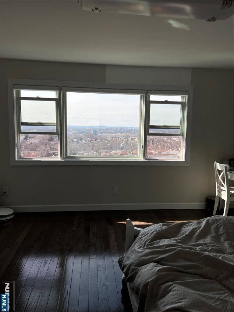 Palisades Park, NJ 07650,215 12th ST #2