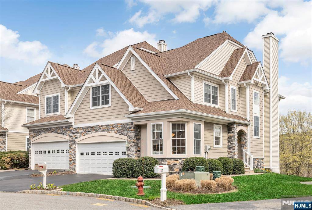 Oakland, NJ 07436,14 Cobblestone CT