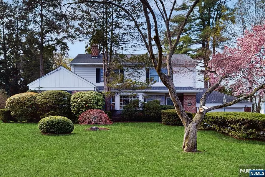 490 LINCOLN AVE, Ridgewood, NJ 07450