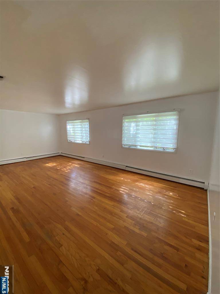 Ridgefield, NJ 07657,571 Stewart ST