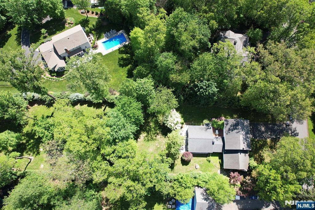 Wyckoff, NJ 07481,582 Eder AVE