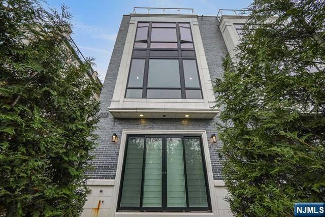 1234 River RD, Edgewater, NJ 07020