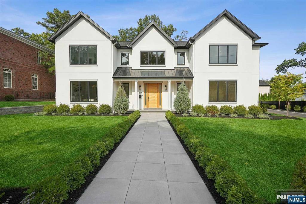 30 Priscilla LN, Englewood Cliffs, NJ 07632
