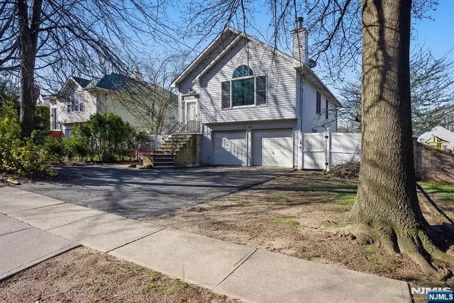 104 Rockwood PL, Englewood, NJ 07631