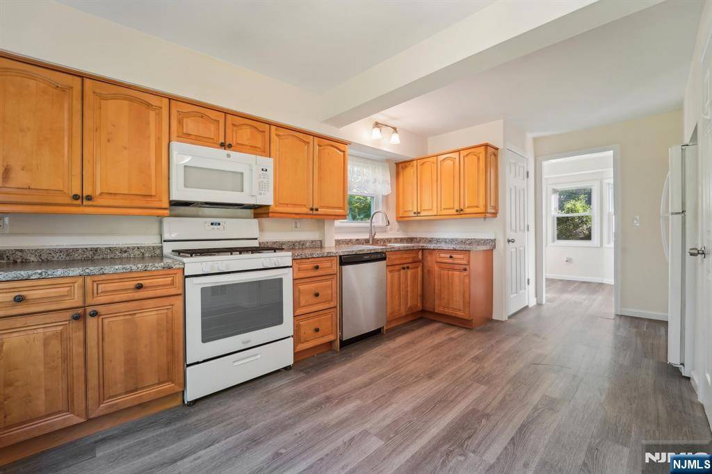 New Milford, NJ 07646,140 River Edge AVE