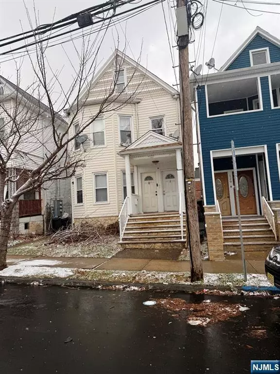 127 Knickerbocker AVE,  Paterson,  NJ 07503
