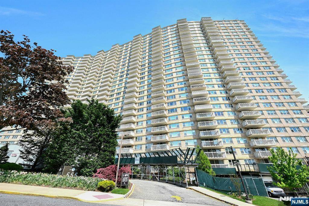 Fort Lee, NJ 07024,555 North AVE #21L