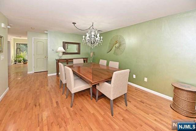 Fort Lee, NJ 07024,272 Slocum WAY