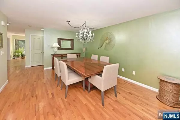 Fort Lee, NJ 07024,272 Slocum WAY