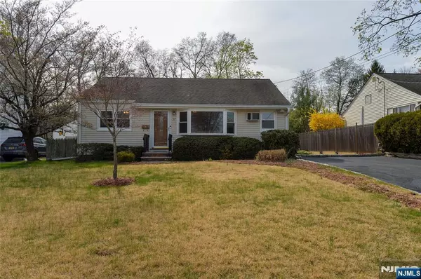 37 Kennedy DR,  Waldwick,  NJ 07463