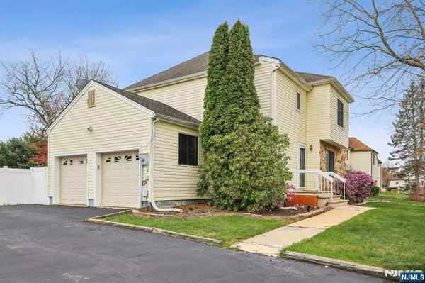 Old Bridge, NJ 08857,6 Schindler DR