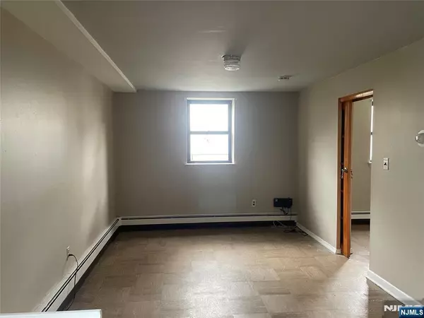 Fairview, NJ 07022,232-230 Anderson AVE #1A