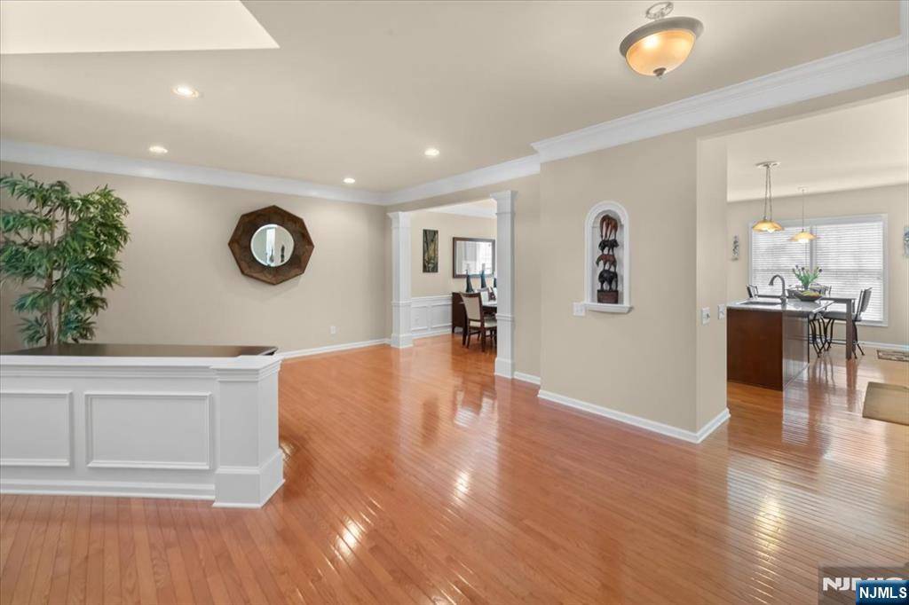 Totowa, NJ 07512,3 Congressional LN #1305