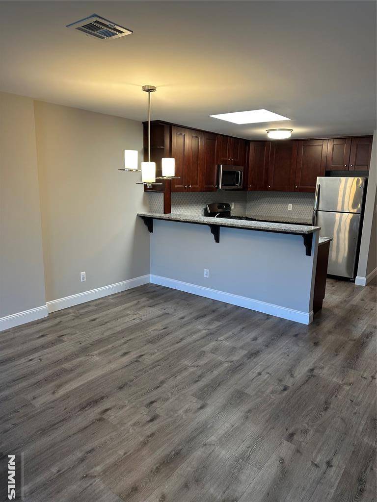 Dumont, NJ 07628,175 Washington AVE #L