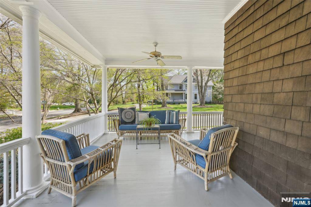 Glen Rock, NJ 07452,348 Prospect ST