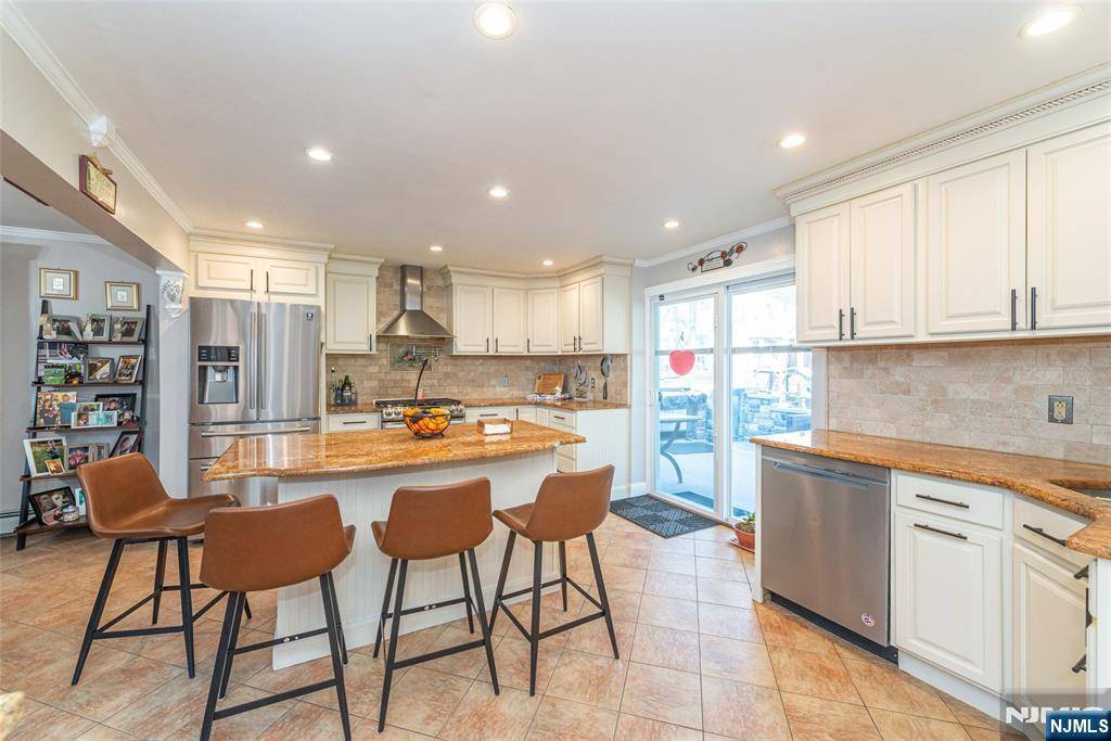Fairfield, NJ 07004,10 Addison DR