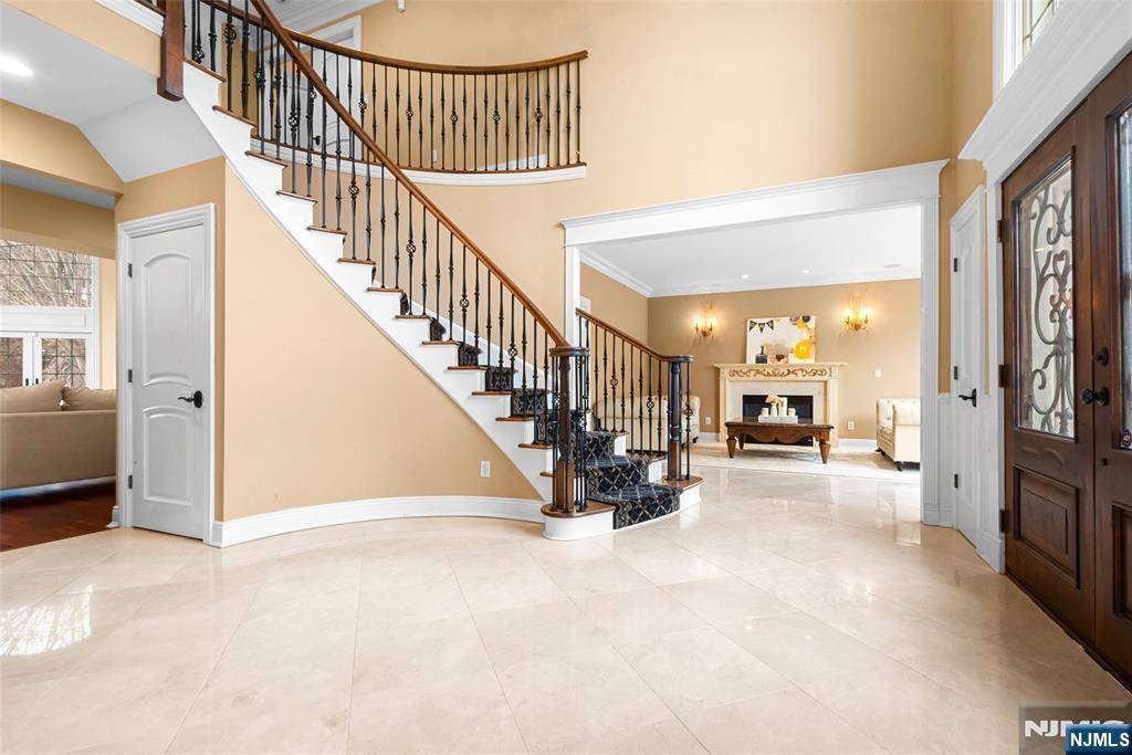 North Haledon, NJ 07508,5 Carla CT