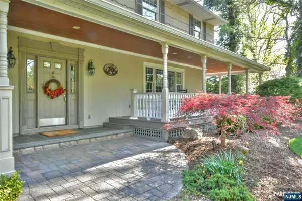 Allendale, NJ 07401,12 Beresford RD