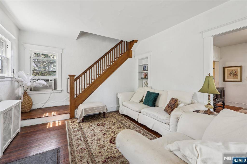 Rutherford, NJ 07070,40 Carmita AVE