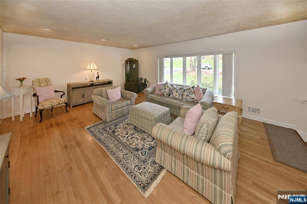 Twp Of Washington, NJ 07676,552 Jackson AVE