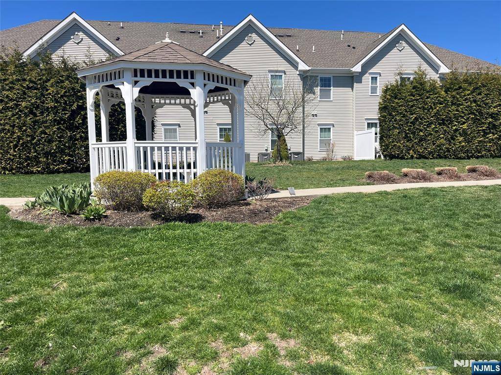 Wanaque, NJ 07420,19 Dogwood LN #U9F