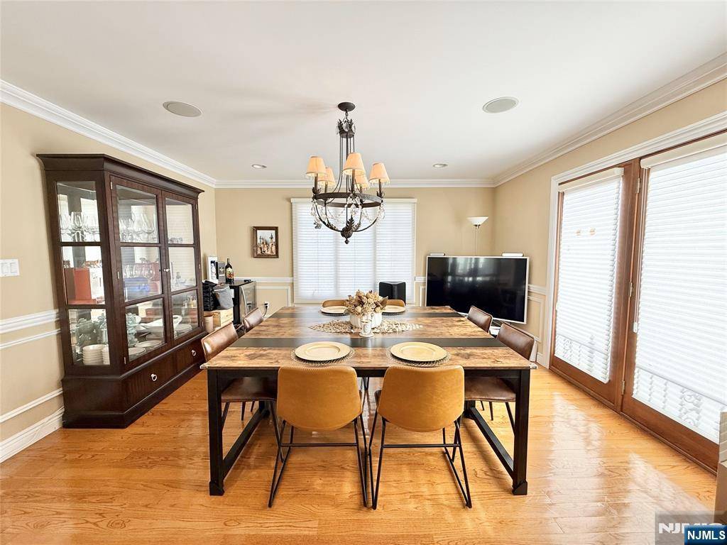 Englewood Cliffs, NJ 07632,13 1st ST