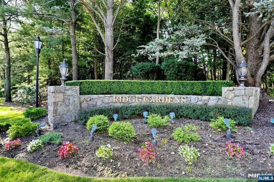 605 Mark Twain WAY, Mahwah, NJ 07430