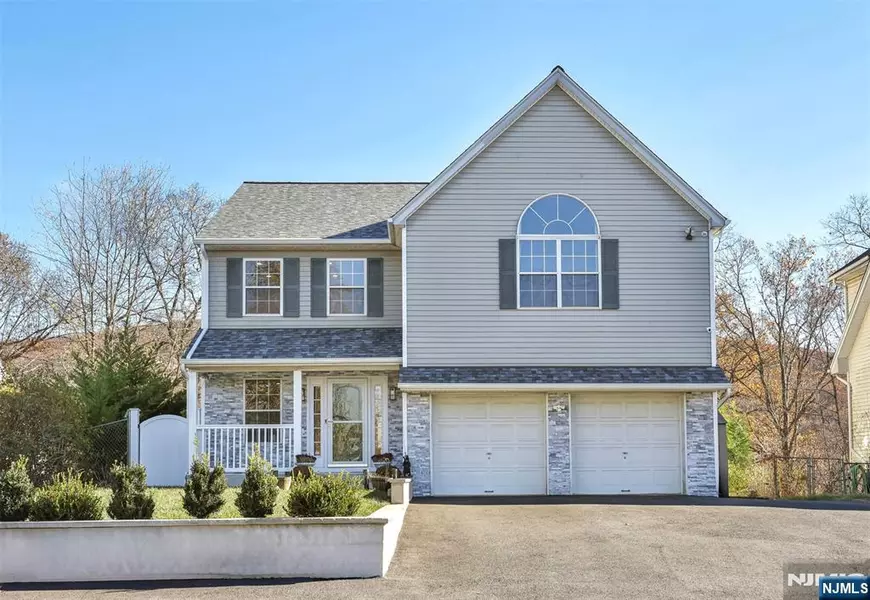 40 Lenape RD, Ringwood, NJ 07456