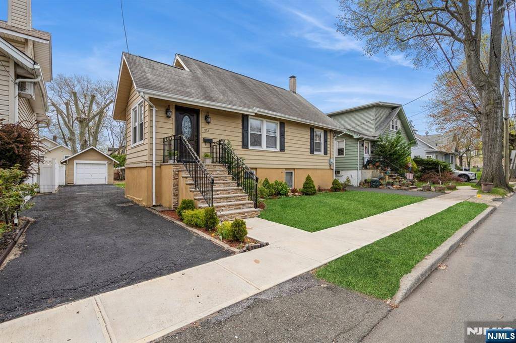Ridgefield, NJ 07657,512 Russell AVE