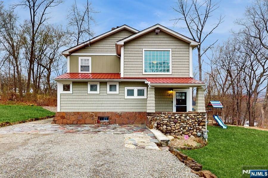 8 Bonnie LN, Montville Township, NJ 07082