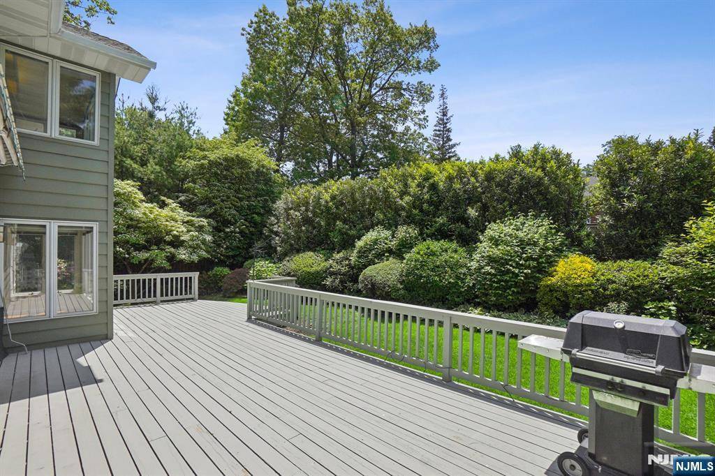Englewood Cliffs, NJ 07632,12 Egan PL