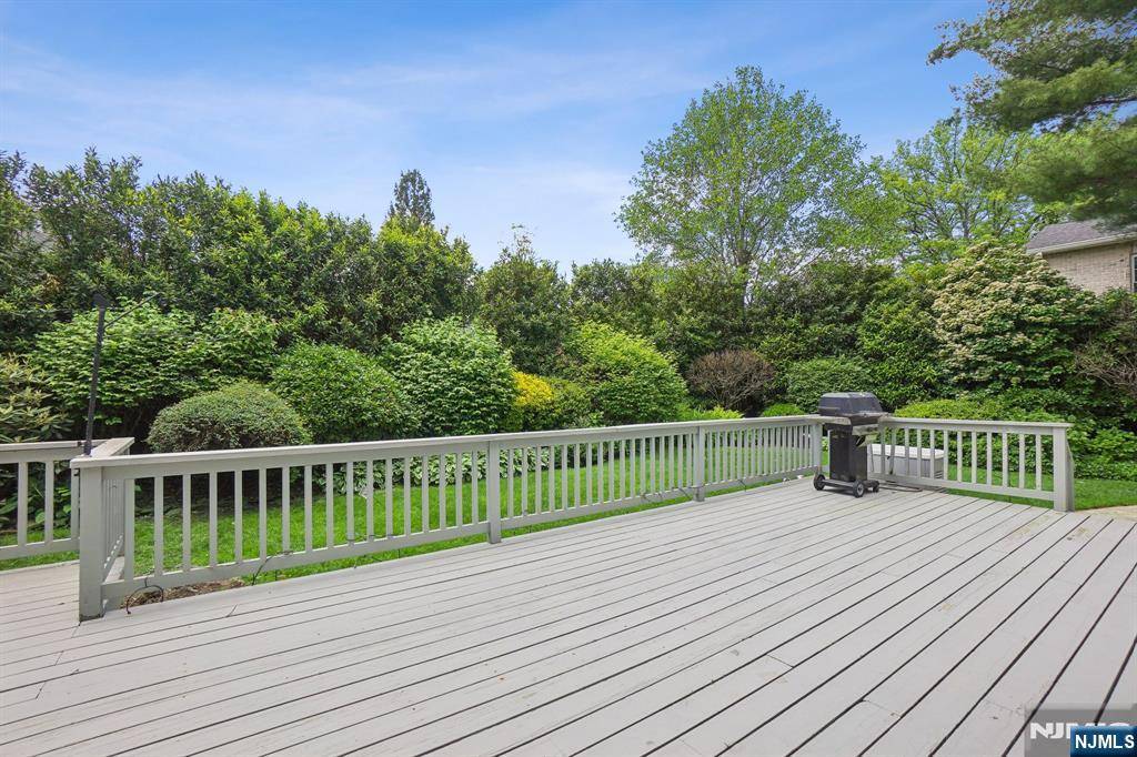Englewood Cliffs, NJ 07632,12 Egan PL