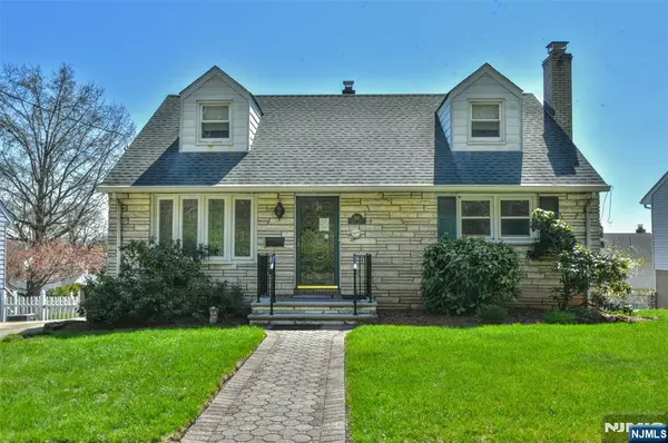 Hasbrouck Heights, NJ 07604,124 Burr