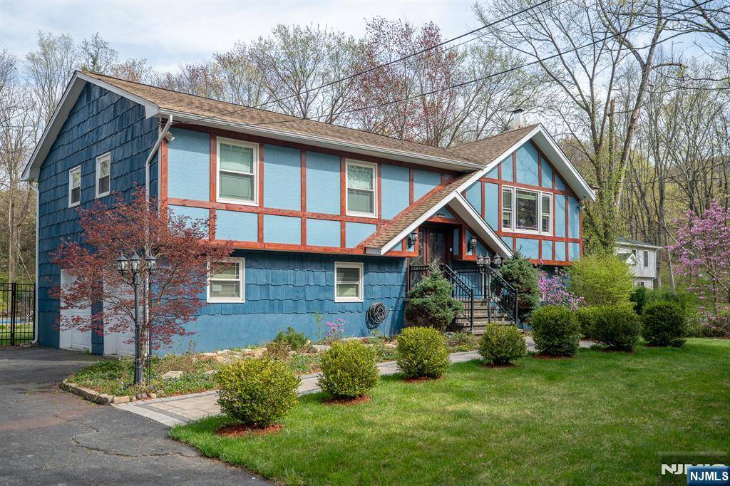Ringwood, NJ 07456,320 Stonetown RD