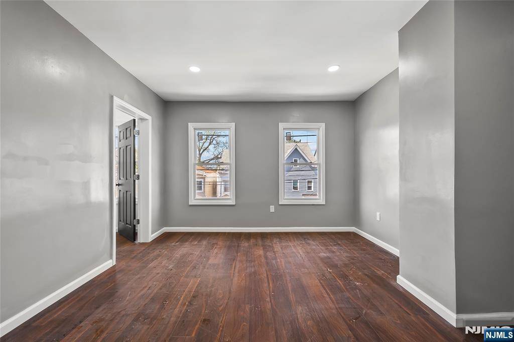 Paterson, NJ 07524,67 Mercer