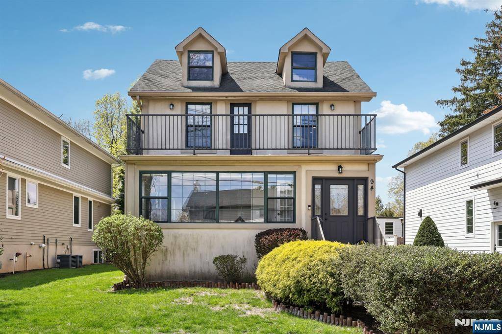 94 Westervelt PL, Cresskill, NJ 07626