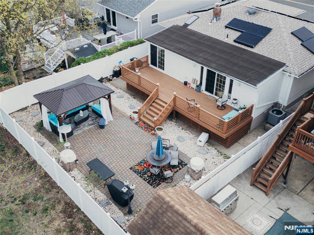 Secaucus, NJ 07094,15 Millridge RD