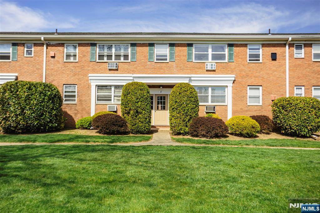 27 Hinchman AVE #1D, Wayne, NJ 07470