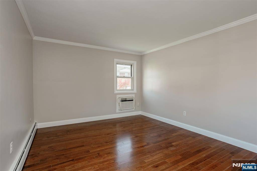 Wayne, NJ 07470,27 Hinchman AVE #1D