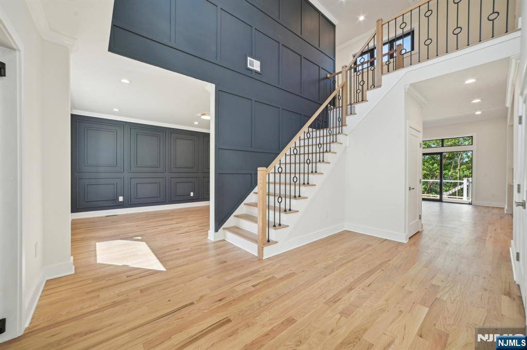 Livingston, NJ 07039,40 Bear Brook LN
